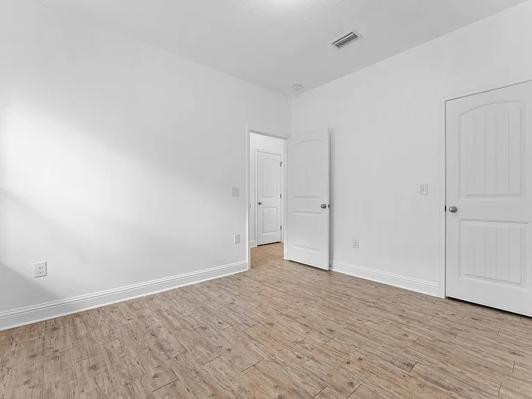 27320 Lashay Dr — Photo 15