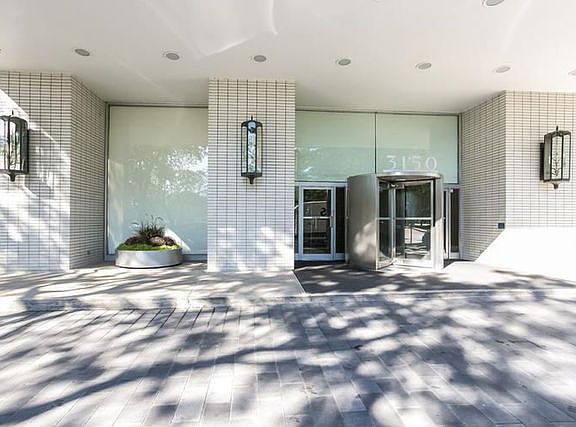 4th image of 3150 N Lake Shore Dr APT 35C