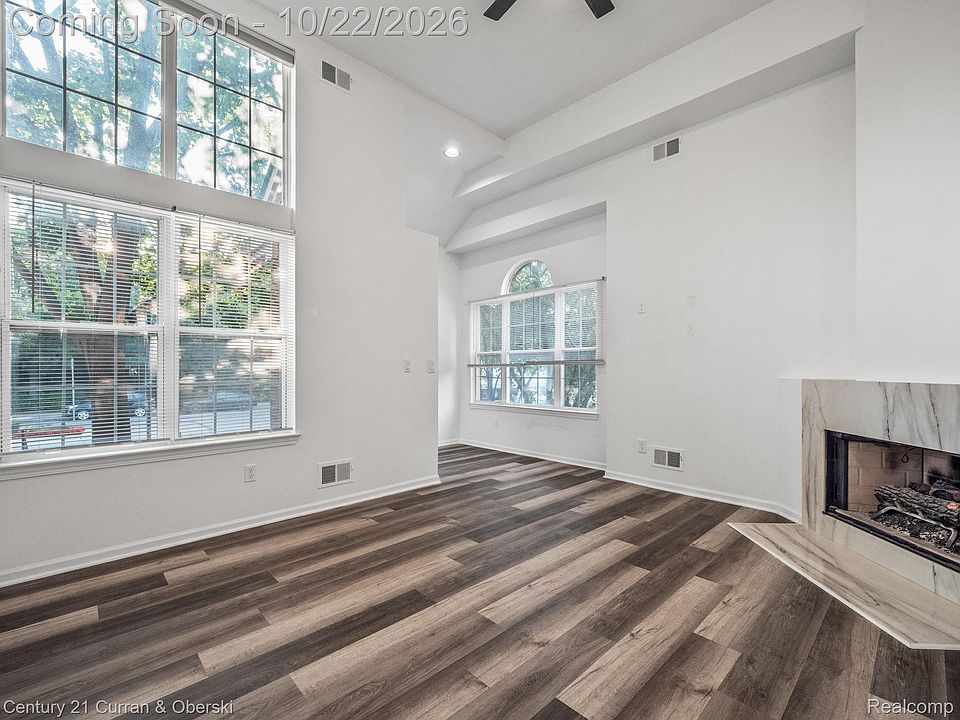 1348 S Main St, photo 6