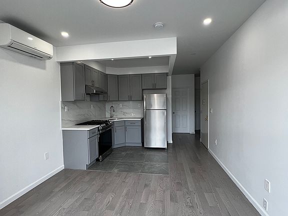 2nd image of 192 Bay 34 St #2
