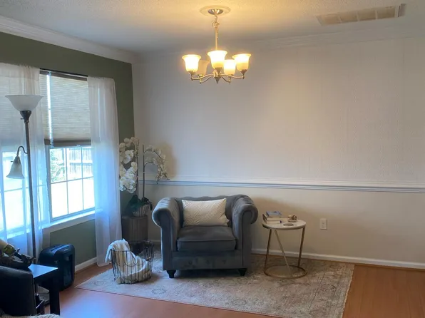 310 Pointe Ct, Newport News, VA 23601