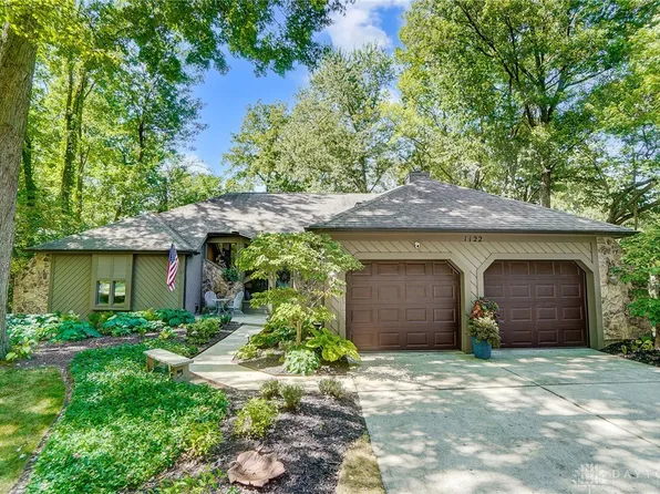 1122 Green Tree Dr, Dayton, OH 45429