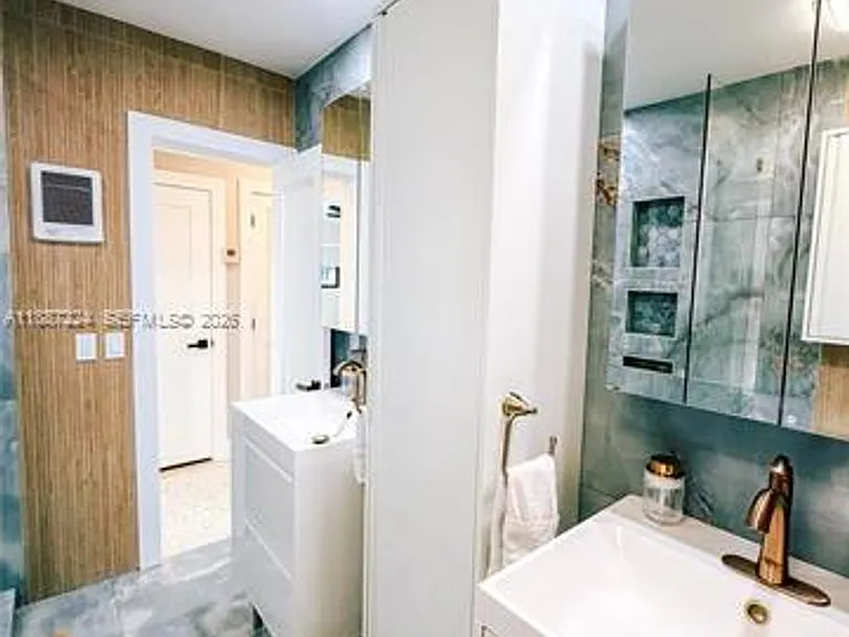 425 NE 103rd St — Photo 34