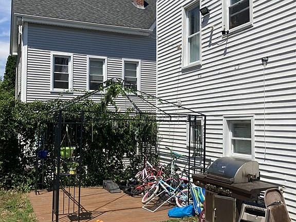 2nd image of 865 County St
