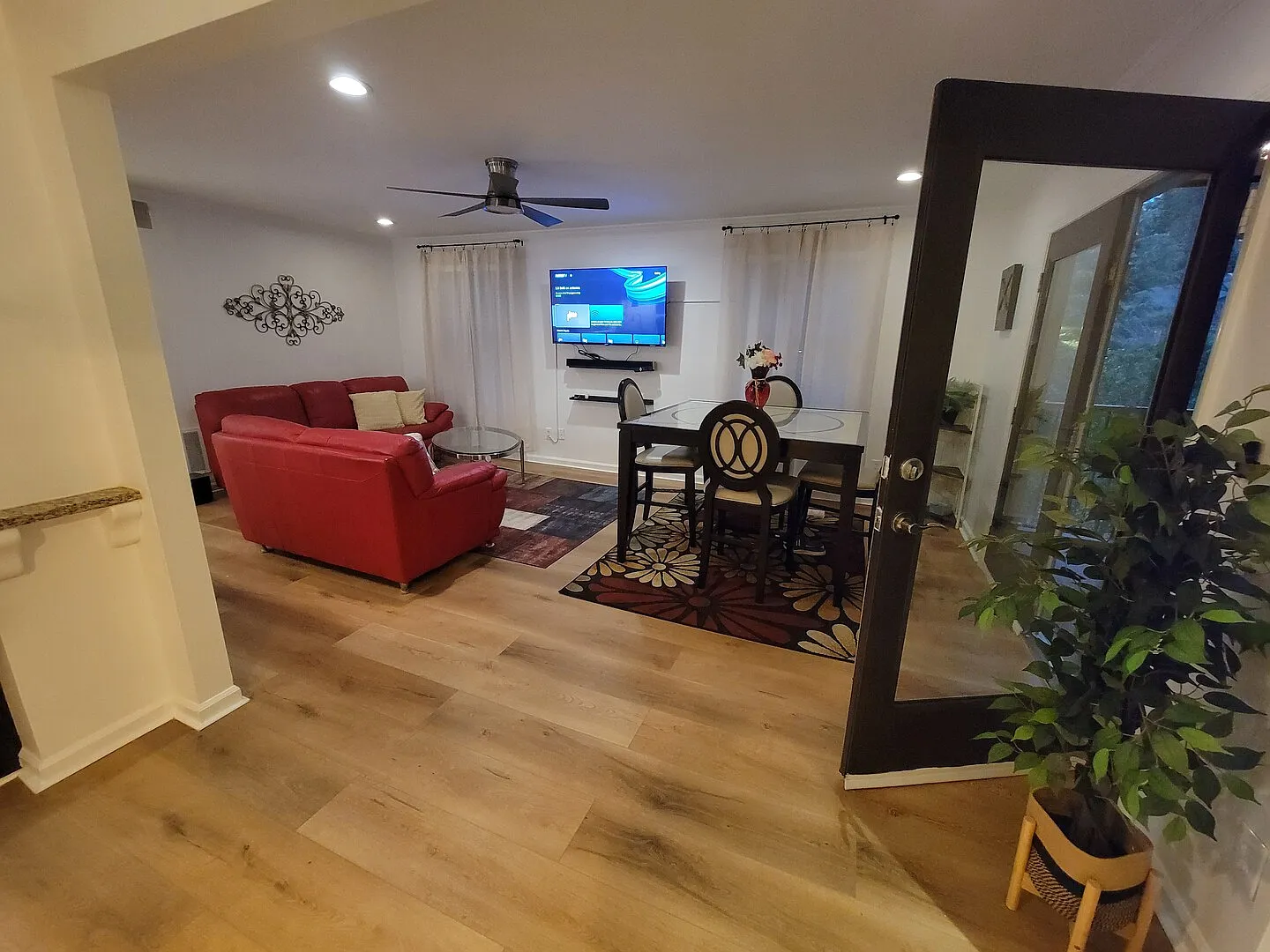 Property Title (required) 11 Characters remaining Executive 2BR Smart — Photo 3
