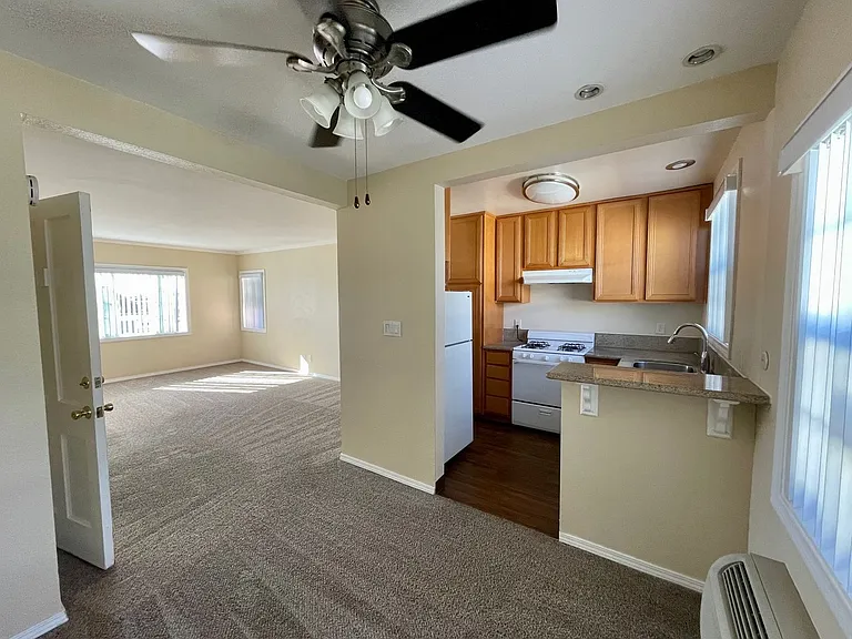 4109 Louisiana St — Photo 3