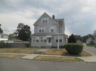 18 Clark St, Holyoke, MA 01040