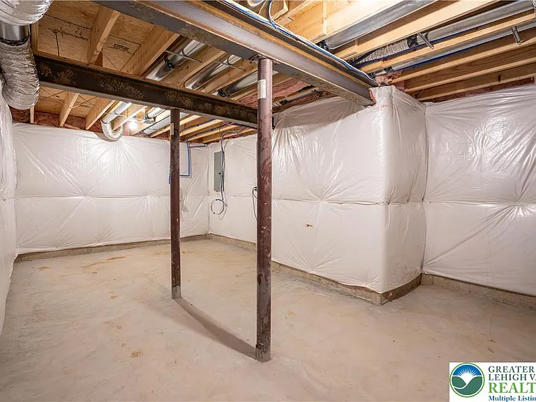 3740 Samantha Ln — Photo 37