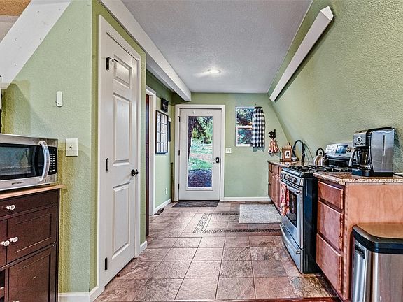 3rd image of 190 Concord Drive