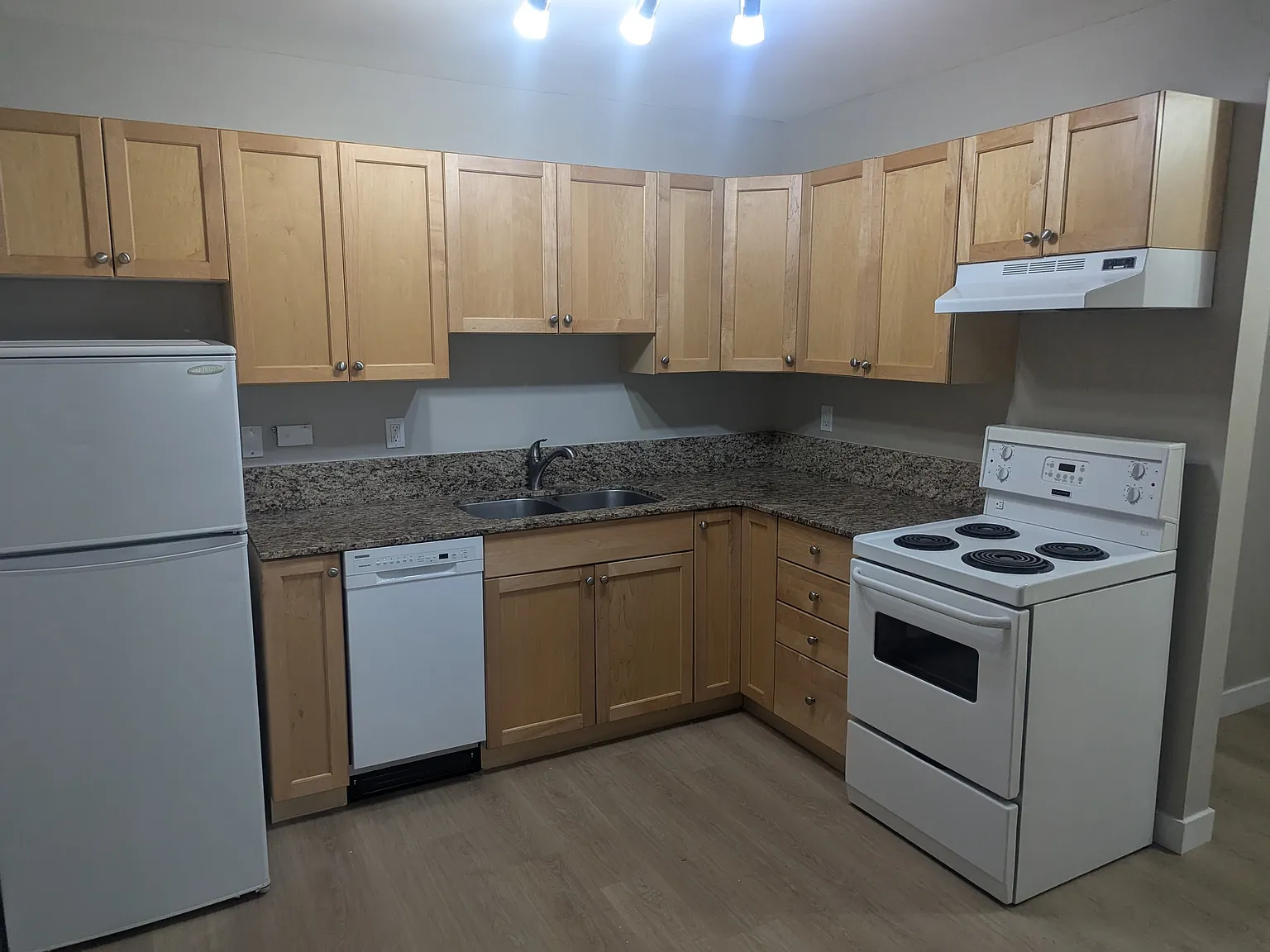 Westside Place — Photo 4