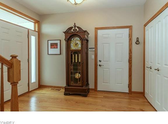3rd image of 4 Edgecliff Dr