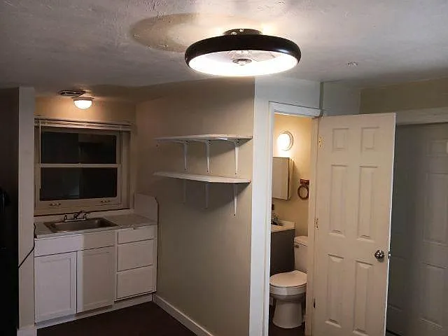 701 S Lone Oak Dr — Photo 2
