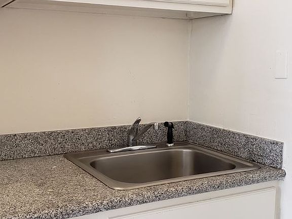 5th image of 955 Bush St APT 206