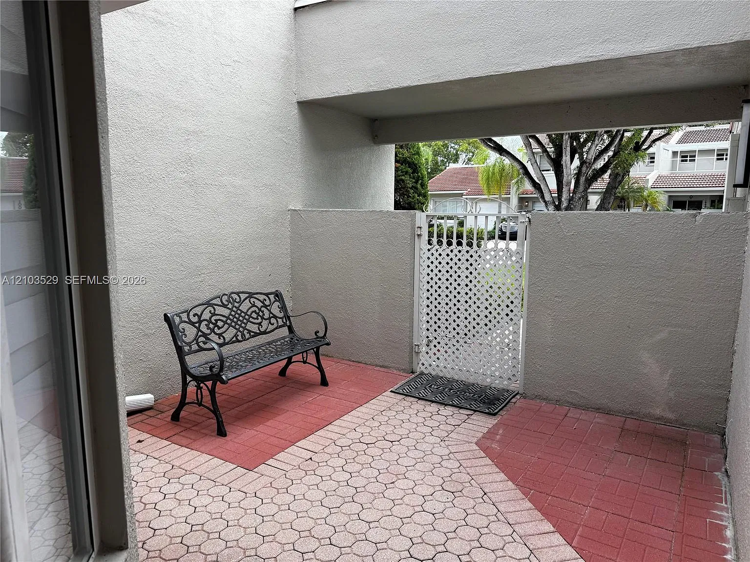 Doral Chase — Photo 2
