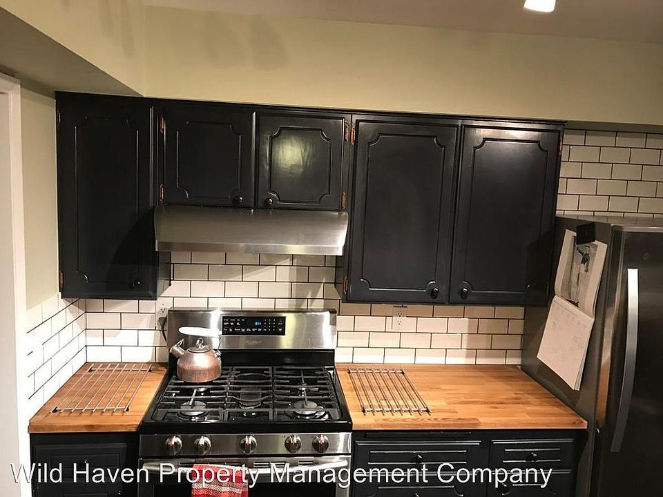 2nd image of 306 N School St