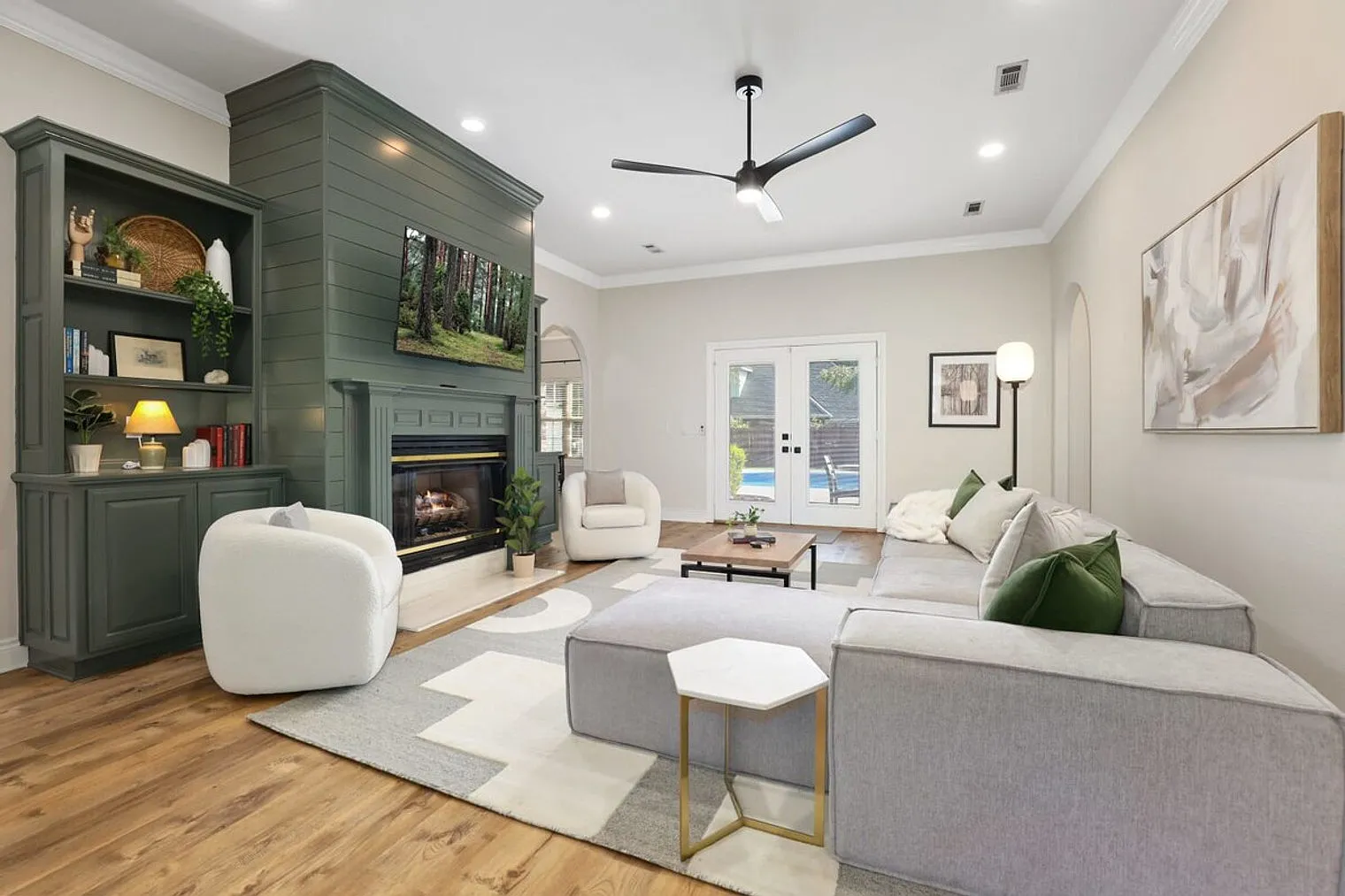 4 bed, 2.0 bath, 2551 sqft, $7,165 — Photo 1