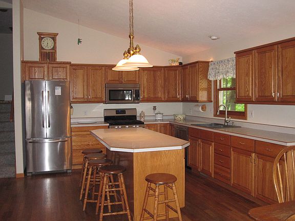4th image of 5800 Sandy Cove Dr