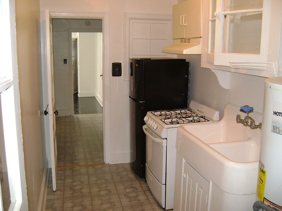 2nd image of 1648 Trinidad Ave NE APT 2