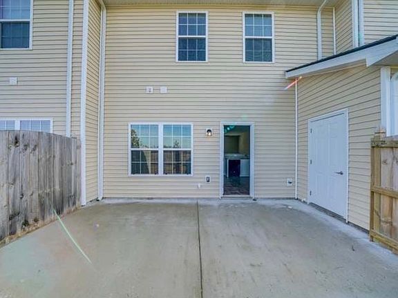 3rd image of 2333 New Holland Circle