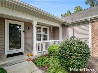 385 Abbey Mill Dr SE, Ada, MI 49301