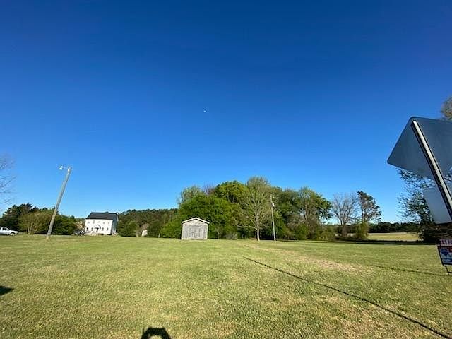 2nd image of 556 Ogburn Rd