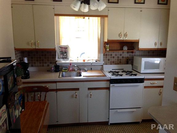3rd image of 1822 W Forrest Hill Ave