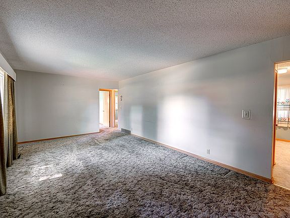3rd image of 1108 Hickok St