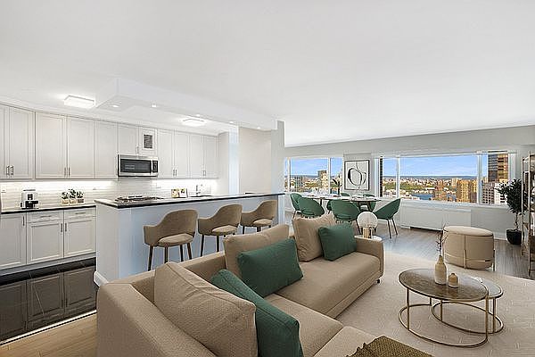 1st image of 20 W 64th St APT 27E