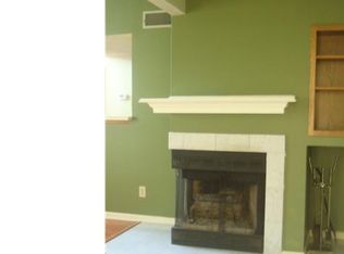 60 Carriage Crossing Ln, Middletown, CT 06457