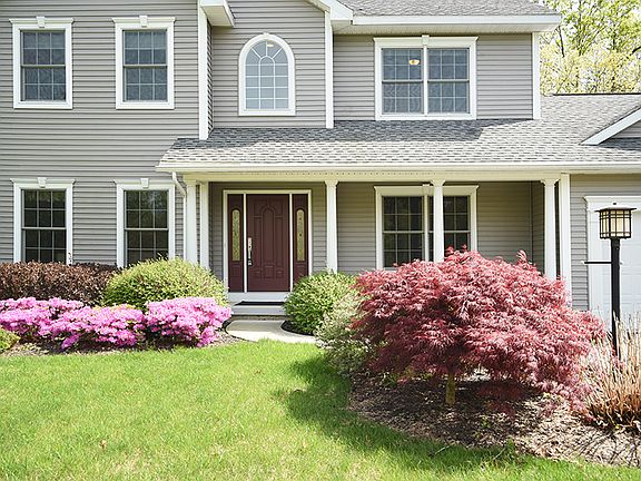 3rd image of 27 Wesley Ct