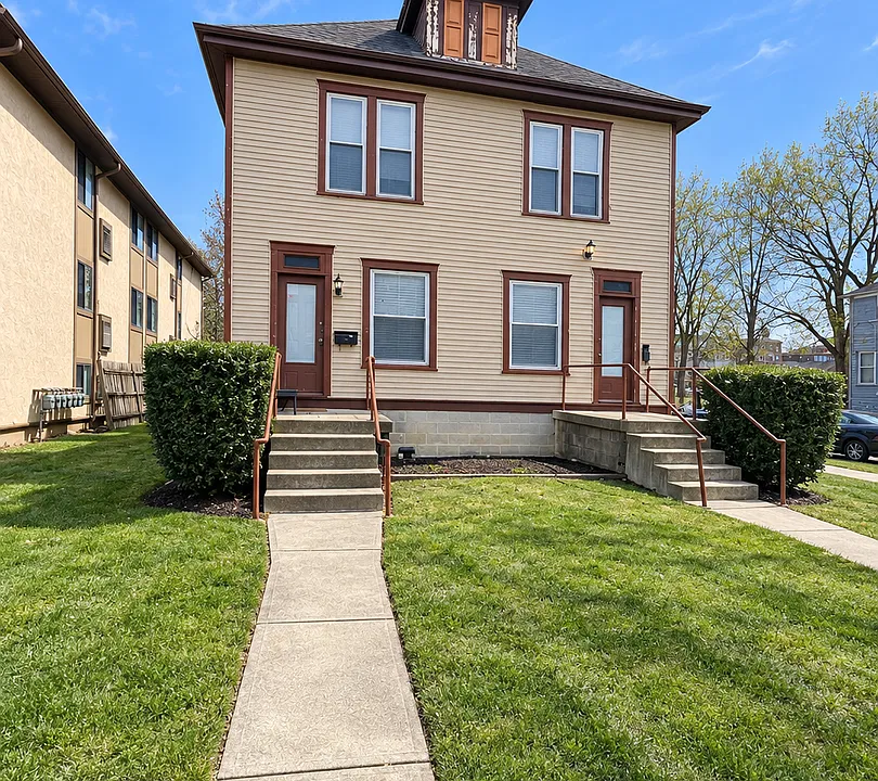 81 E Norwich Ave