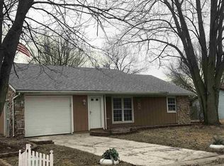 110 W Fairlane Dr, Hartford City, IN 47348