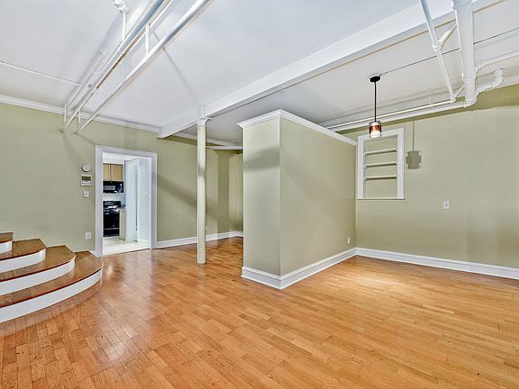 3rd image of 3154 N Hudson Ave #G
