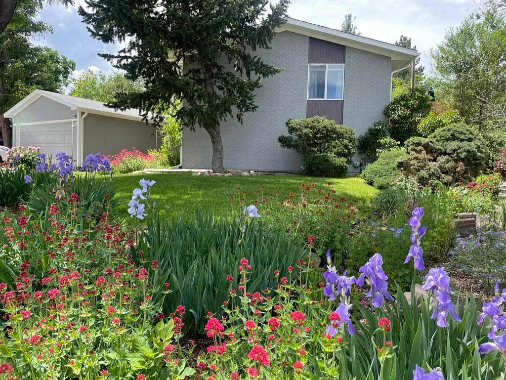 1225 Fairfield Drive — Photo 3