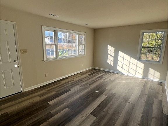 3rd image of 319 Hoke Ave