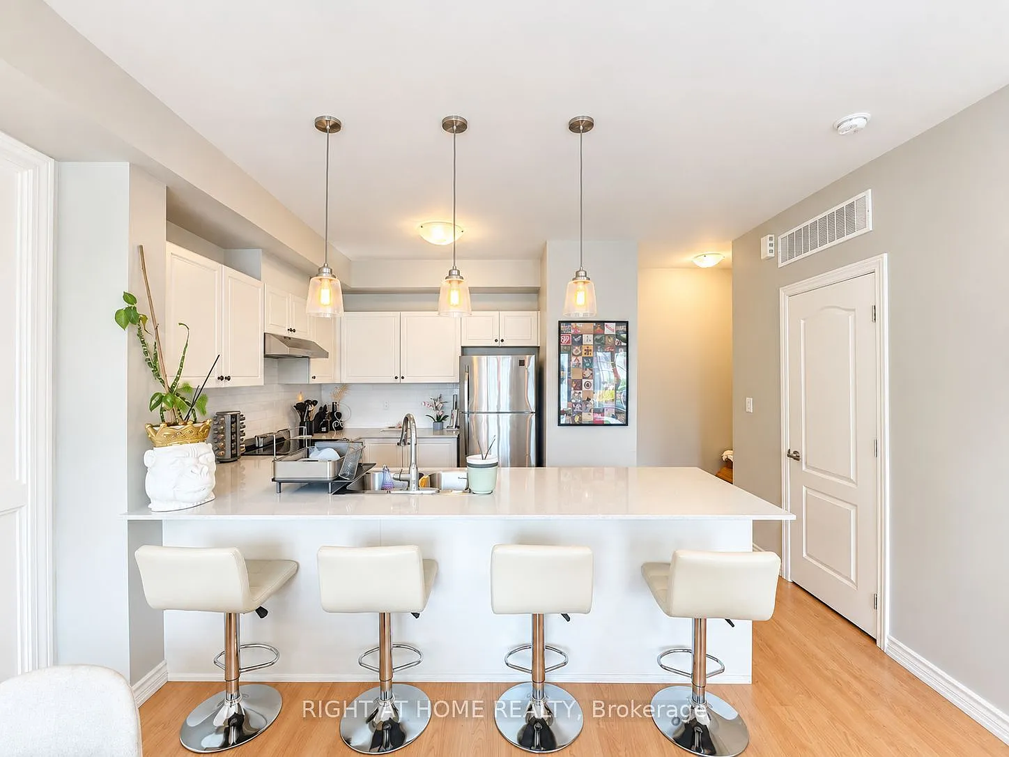 2 bed, $2,900 — Photo 3