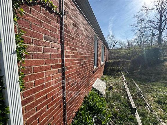 3rd image of 4224 Begg Blvd