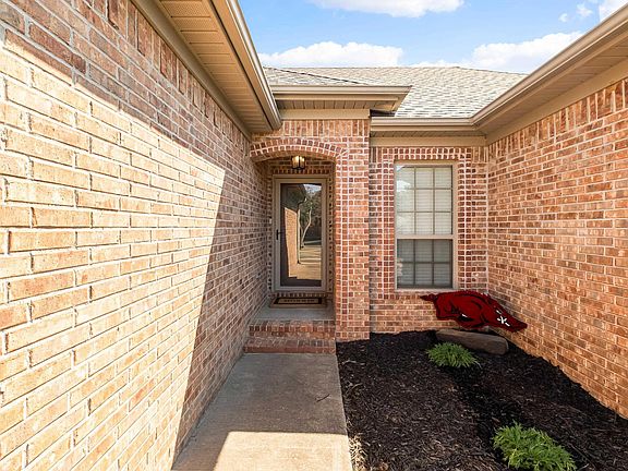 5th image of 586 Crepe Myrtle Loop