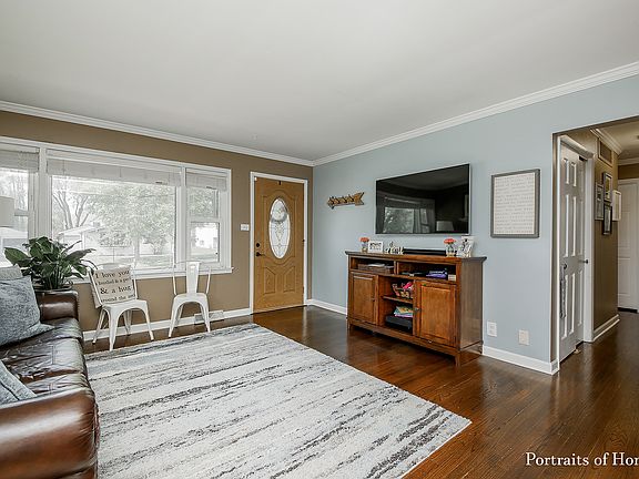 3rd image of 618 W Gladys Ave
