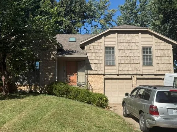 10312 Haskins St, Lenexa, KS 66215