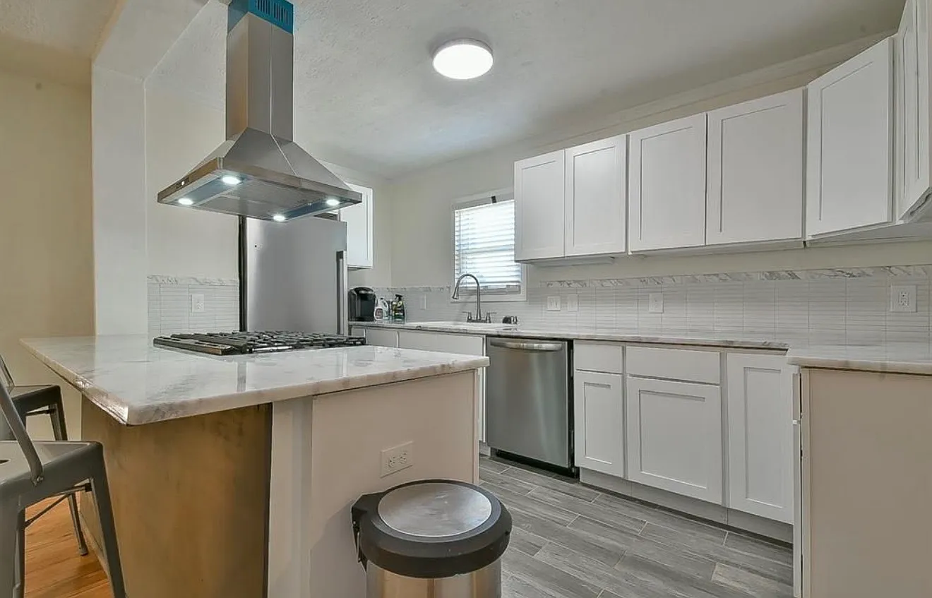 3 bed, 1029 sqft, $1,600 — Photo 4