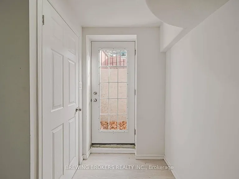 51 Jack Rabbit Cres — Photo 4