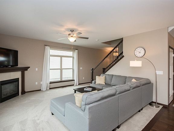 5th image of 417 Cameron Way