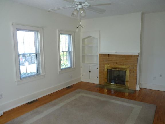 4th image of 856 E 11th Ave