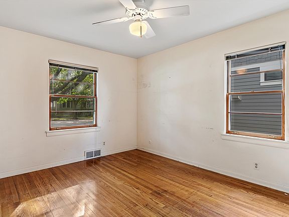 5th image of 215 N Mill St