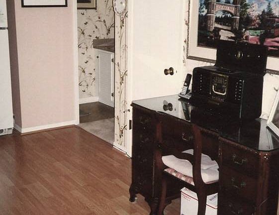 5th image of 337 Charles St