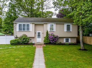 290 Loftus St, New Bedford, MA 02746