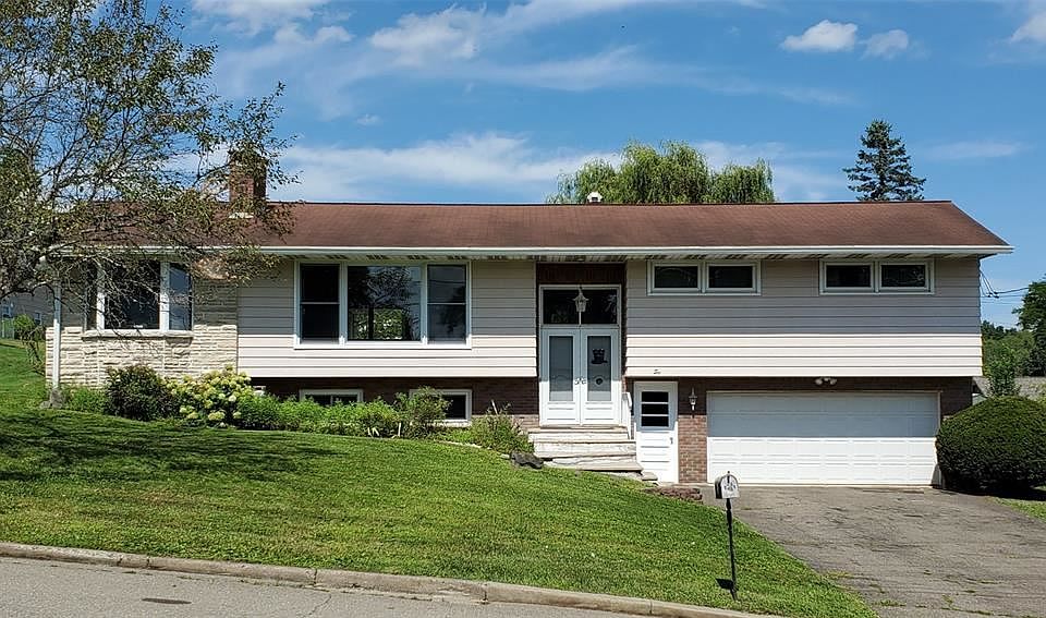 1st image of 6 Oxford Dr