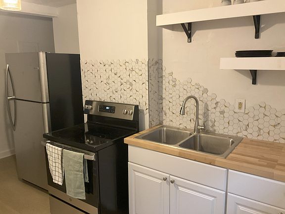 2nd image of 2405 Meharry Blvd Unit B