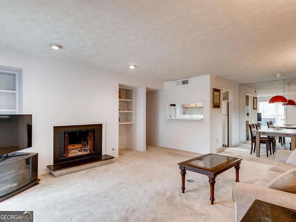 1 bed, 1.0 bath, $1,550 — Photo 1